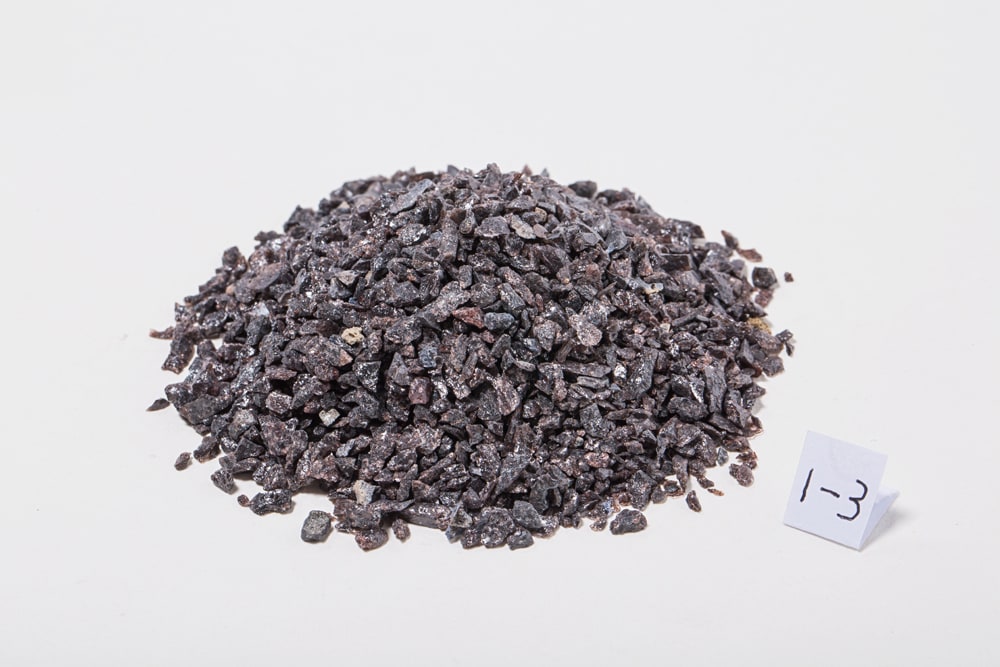 Brown fused alumina refractory grain